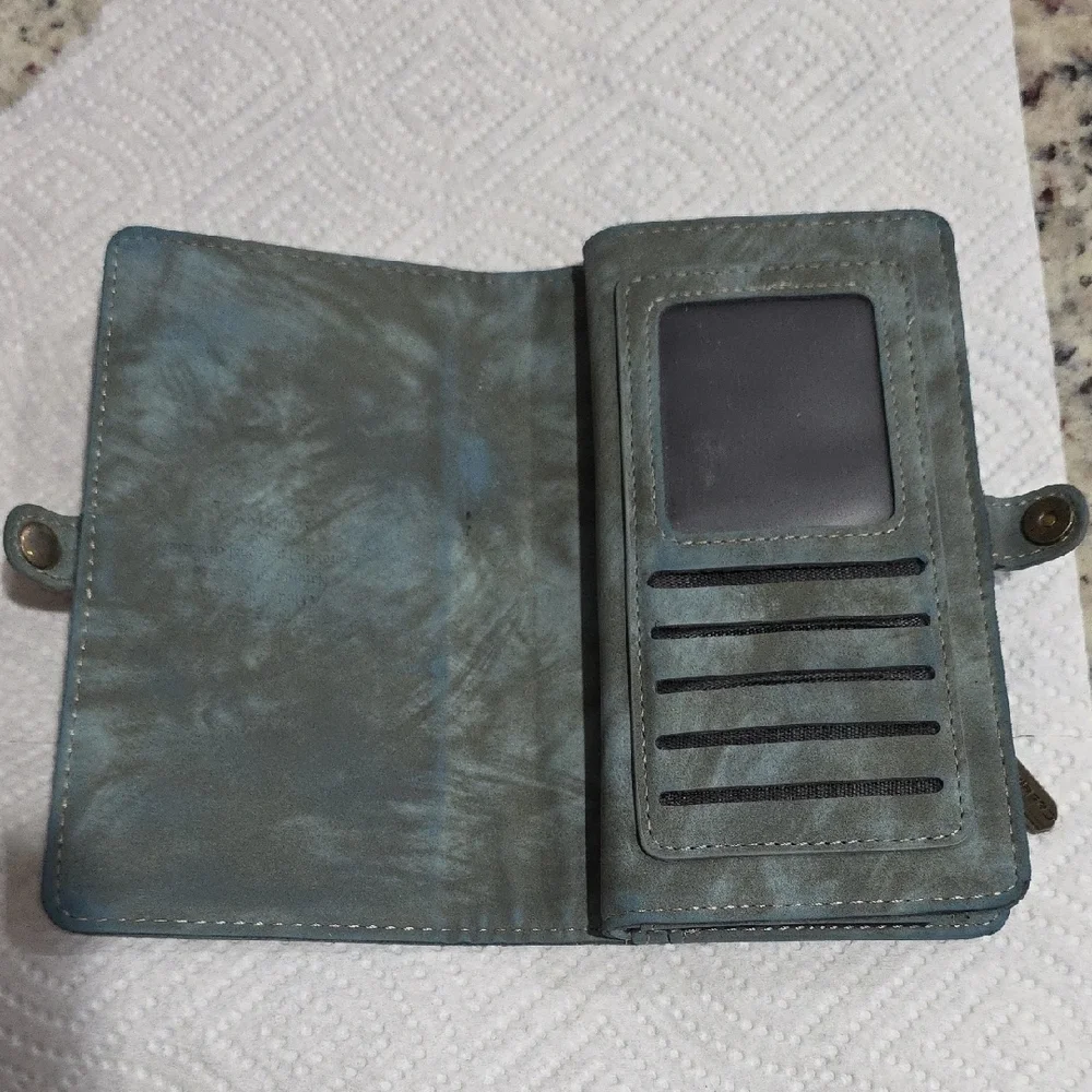 Samsung Galaxy S10+ Phone With 2 Phone Cases